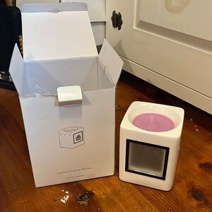 Sleek white Scentsy warmer